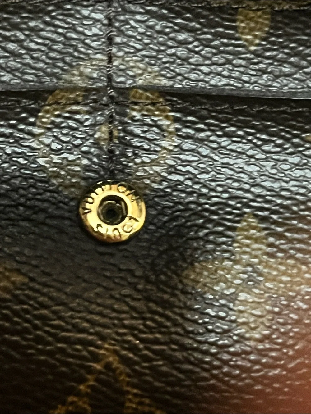 Louis Vuitton classic lv